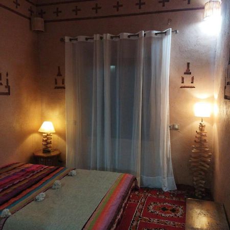 Maison D'Hotes Izza Kelaat-M'Gouna Экстерьер фото