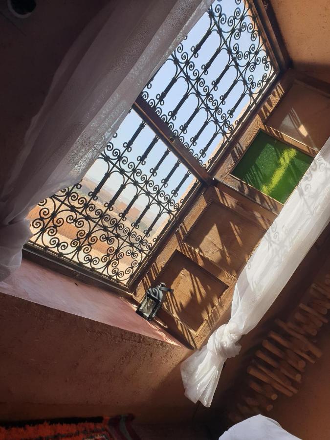 Maison D'Hotes Izza Kelaat-M'Gouna Экстерьер фото