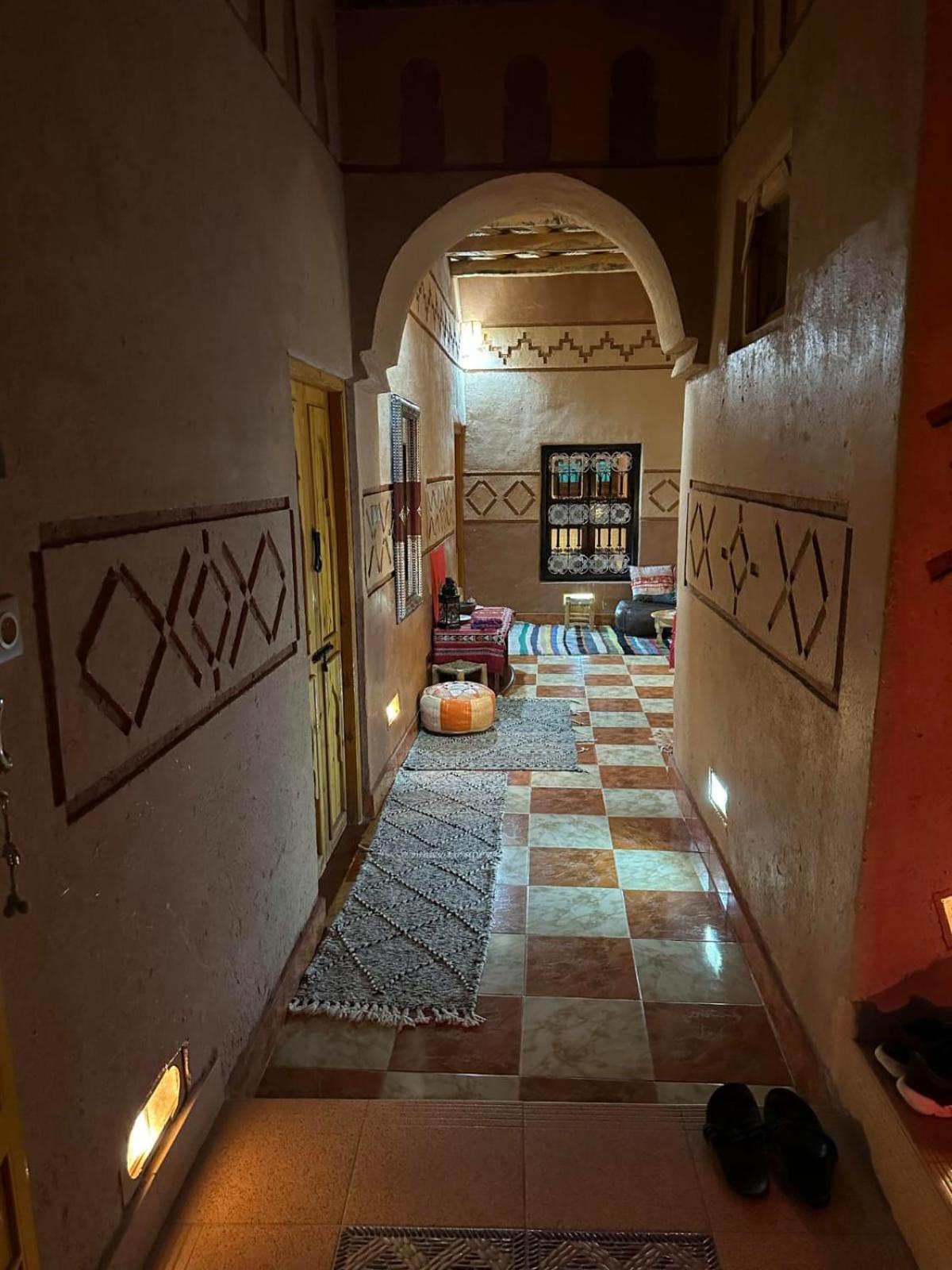 Maison D'Hotes Izza Kelaat-M'Gouna Экстерьер фото