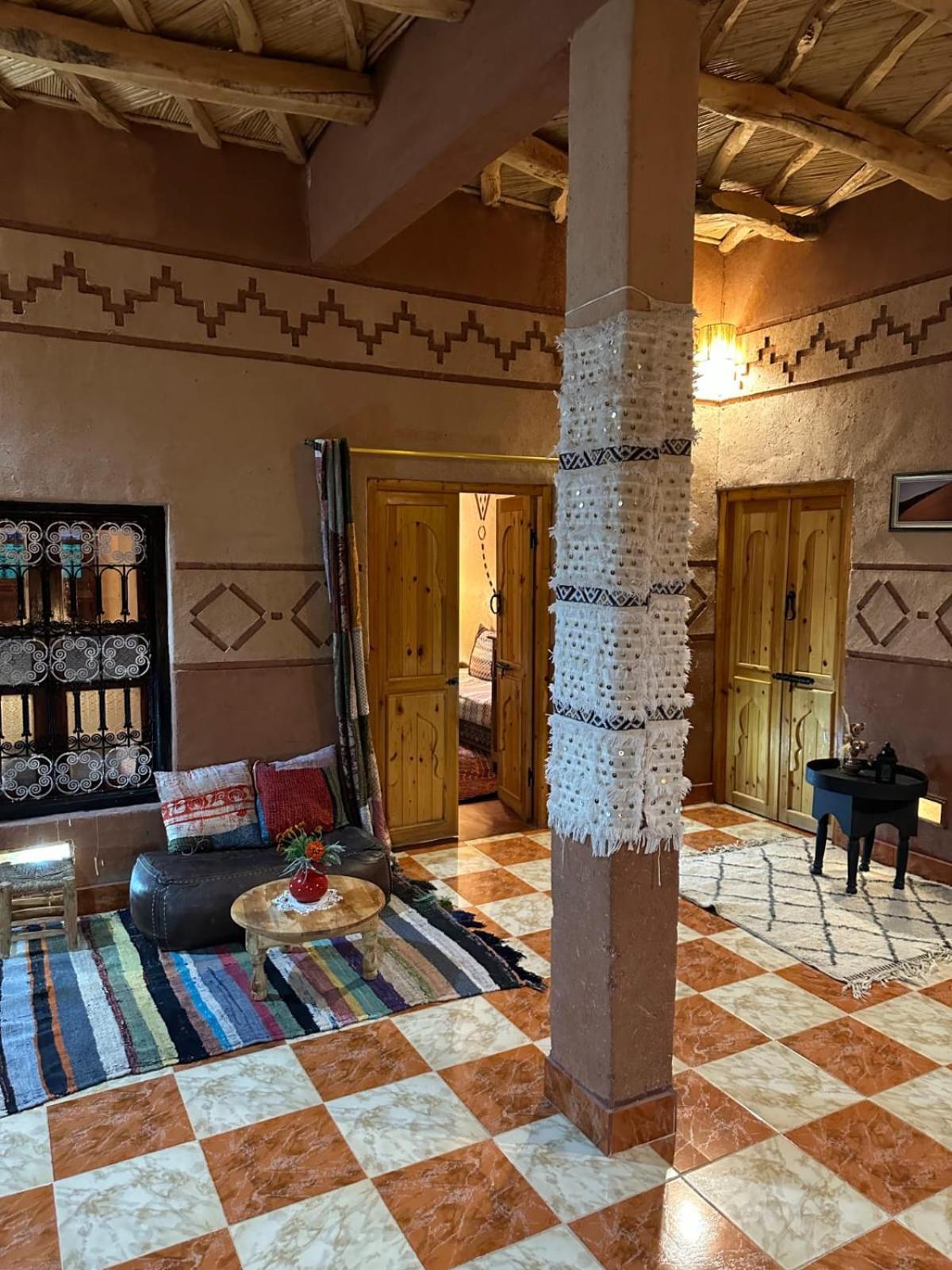Maison D'Hotes Izza Kelaat-M'Gouna Экстерьер фото